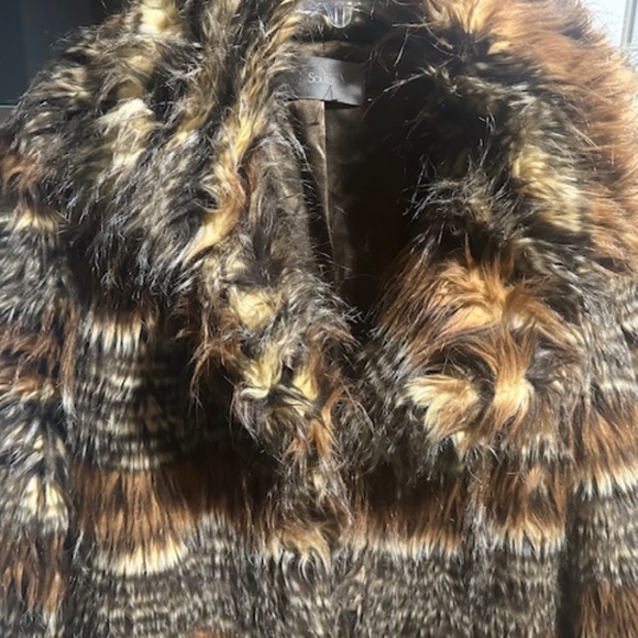 Brand New/Never Worn Stunning Faux Fur Multi- Colored Coat (M) - Picture 9 of 12